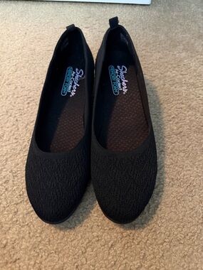 Skechers Black Knit Slip-On Flats -Never worn